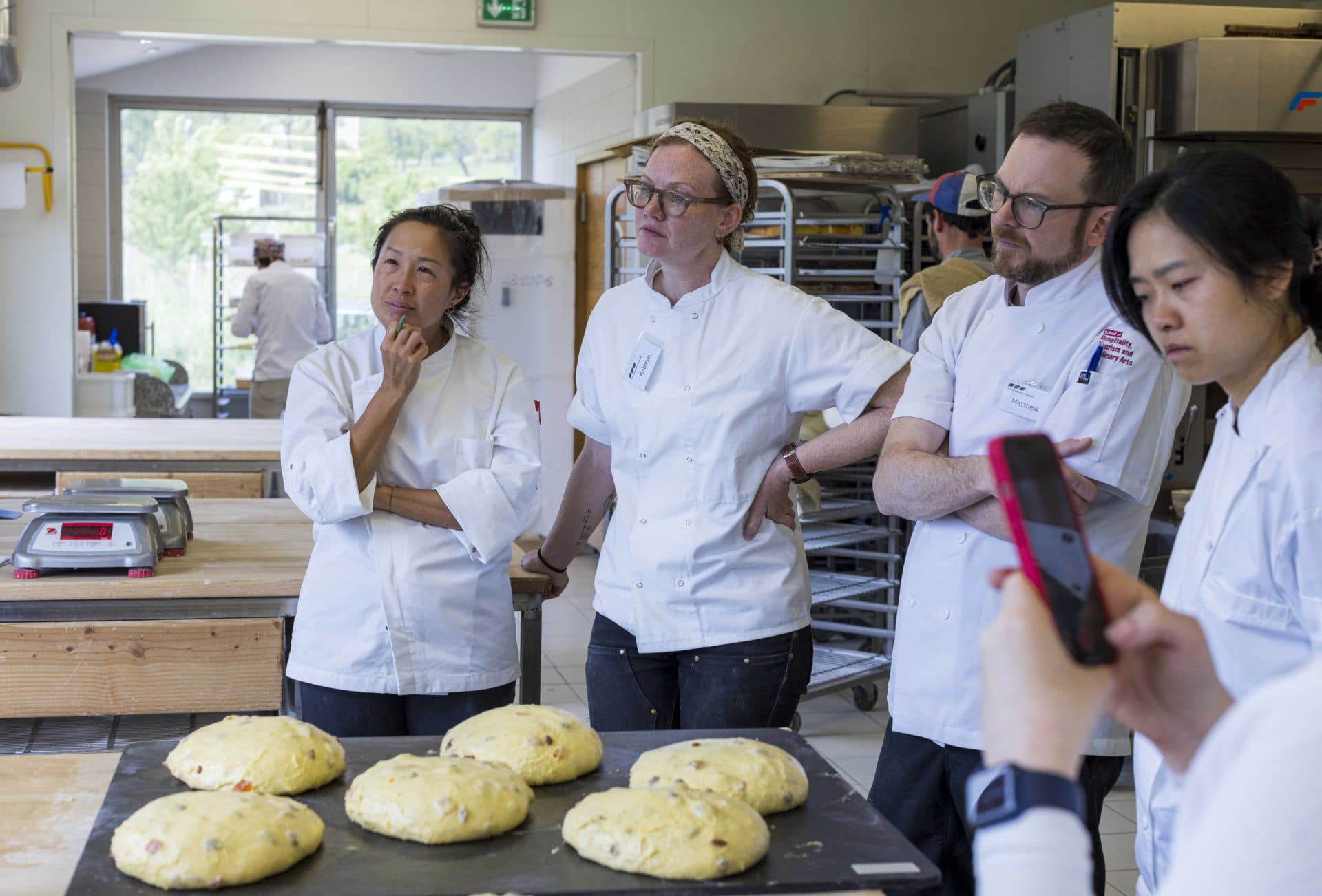 Other bakers taking the course.