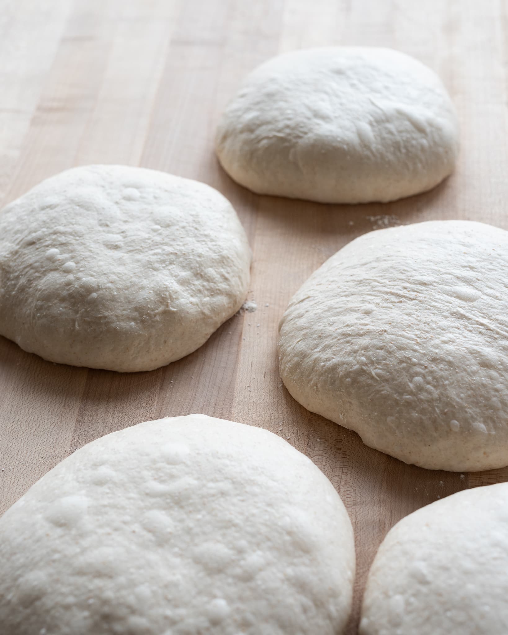 how to preshape bread dough, five preshaped rounds