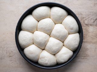 Shaping buns and rolls